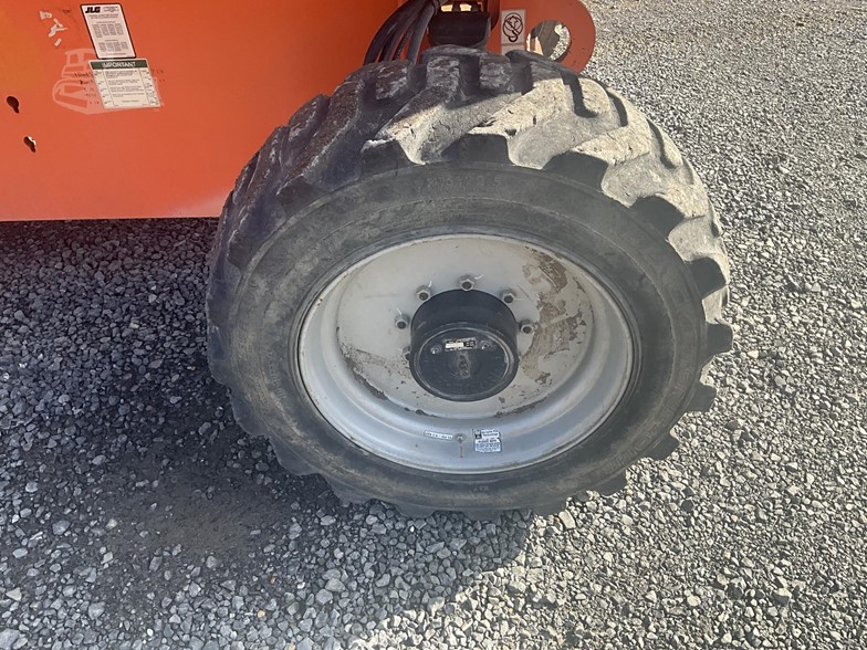 Telescopic Boom Lift - View 3